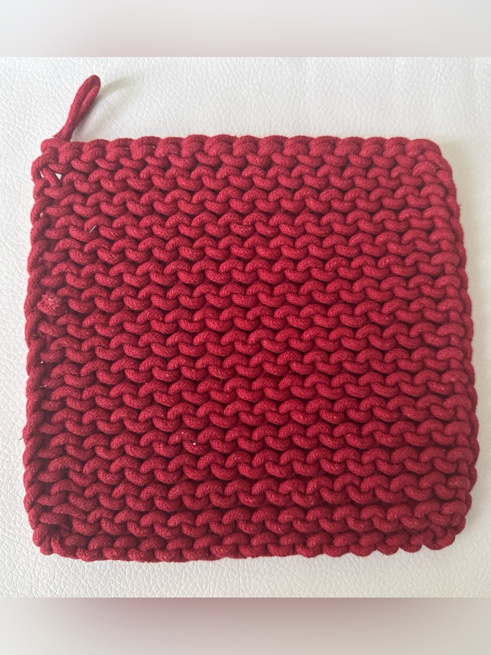 Red woven oven hot pad/mit/trivet